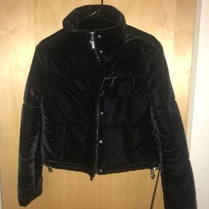 Chic velvet black puffer, size XS